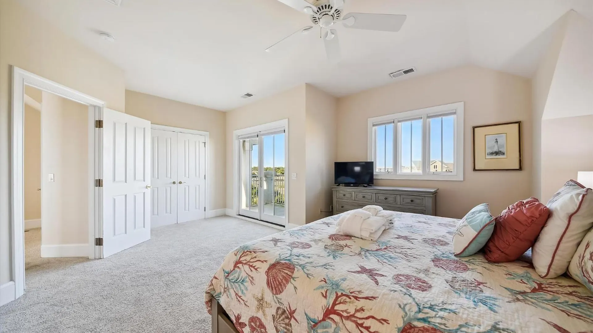 2 Collier Beach- Oceanfront, Dog Friendly , Private Pool, Free Activities Hilton Head Island Holiday home